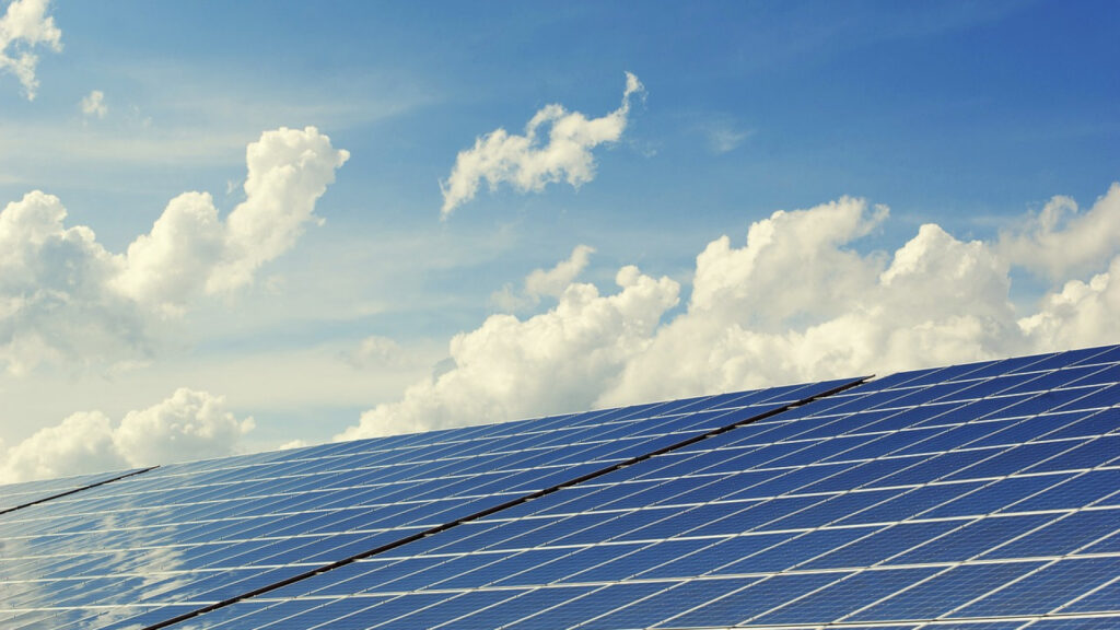 Arrêtez de payer trop cher pour l’électricité : installez des panneaux solaires !